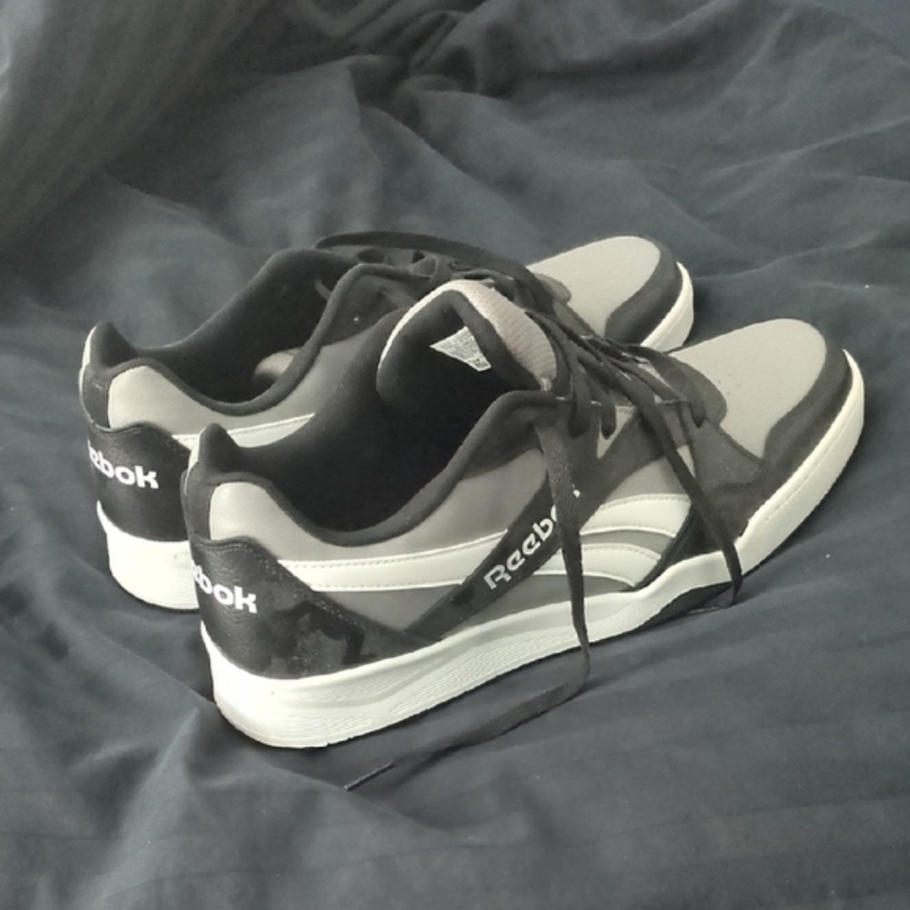 Reebok Men's Gray Sneakers